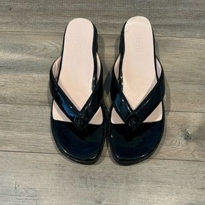 Taryn Rose black patent thong sandals. Size 9 1/2, fits like a 9.
